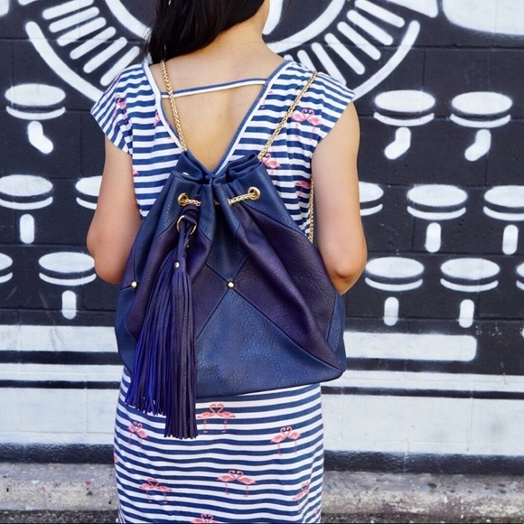 🦋Faux Leather Backpack Bag/Tote🦋 - Picture 2 of 7